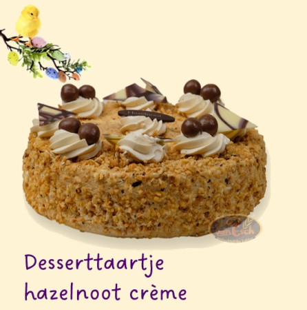 Hazelnoot creme taartje, tip: even snijden met een warm mes
