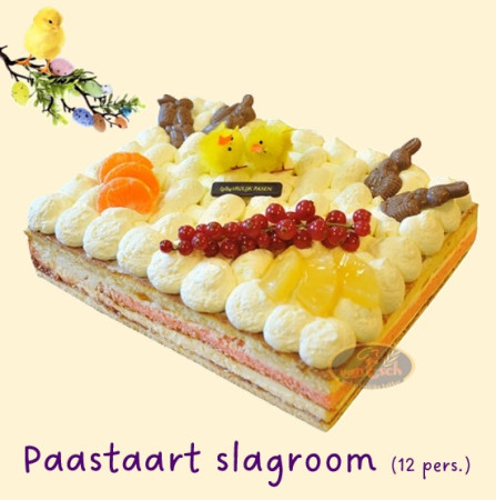 slagroom taart, afgewerkt met Paasdecoratie